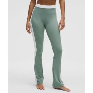 Lululemon Nulu High-Rise Flared Pant Crater Blue / White Size 6‎ NWT